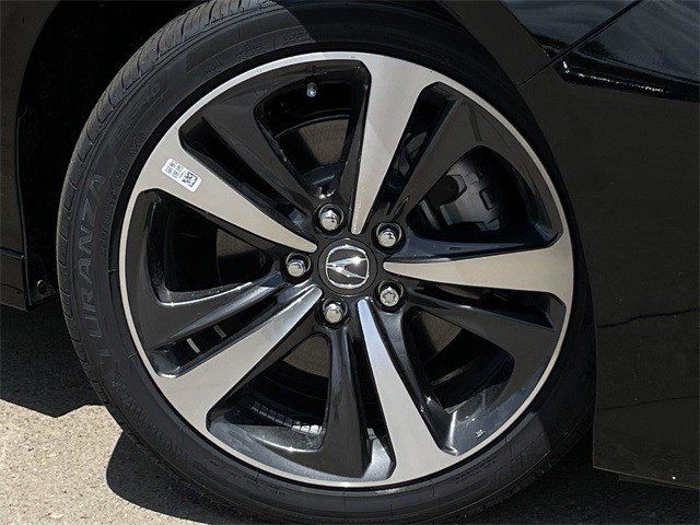Used 2025 Majestic Black Pearl Acura Technology Package image 7