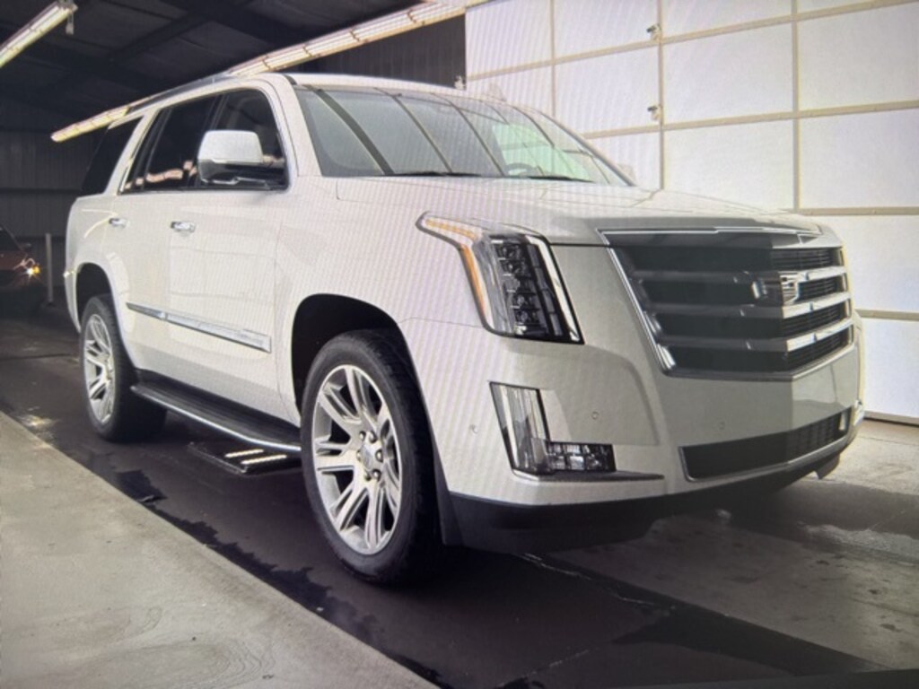 Used 2018 CADILLAC Escalade Luxury SUV