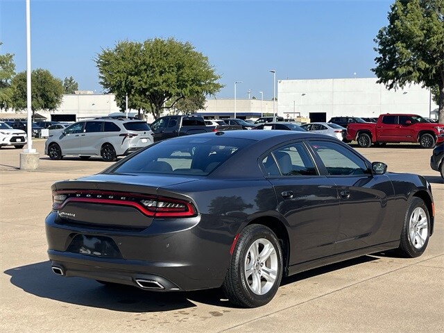 2022 Dodge Charger SXT photo 2