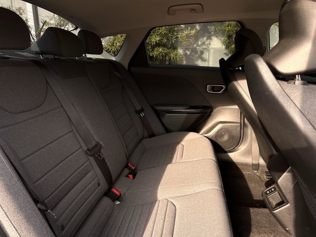 Used 2025 Snow White Pearl Kia EX image 29