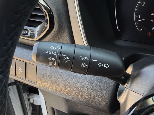 Used 2023 Platinum White Pearl Honda Touring image 19