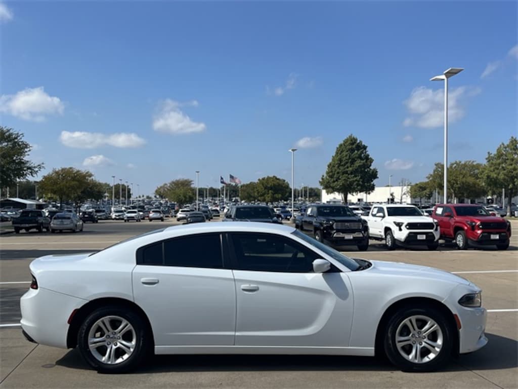 Used 2019 Dodge Charger SXT Sedan