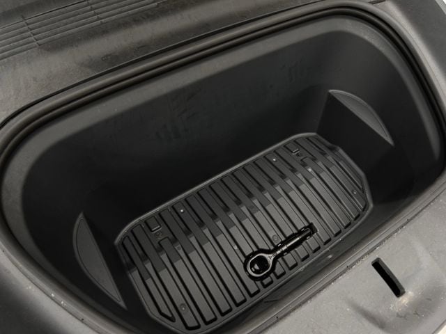 Used 2021 Pearl White Multi-Coat Tesla Long Range image 34