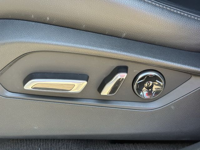 Used 2021 Platinum White Pearl Acura Base image 26