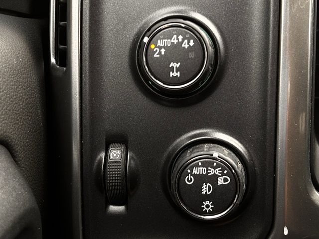 Used 2018 Summit White Chevrolet LT image 23