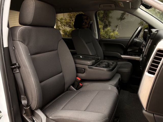 Used 2018 Summit White Chevrolet LT image 27