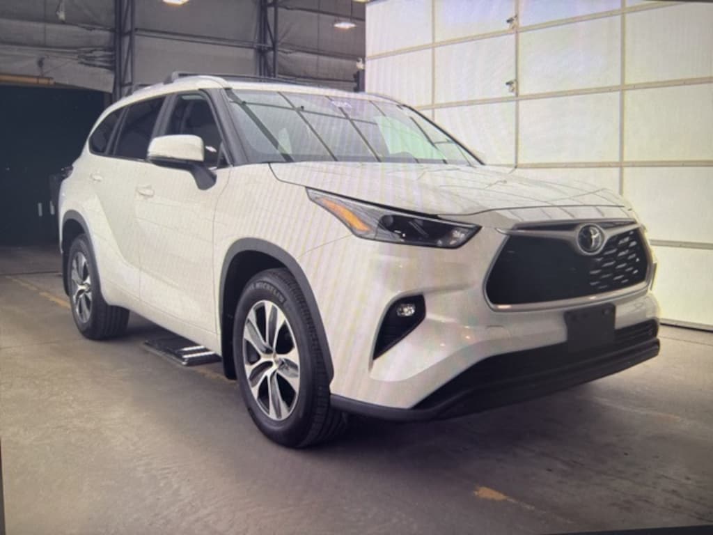 Used 2023 Toyota Highlander XLE SUV
