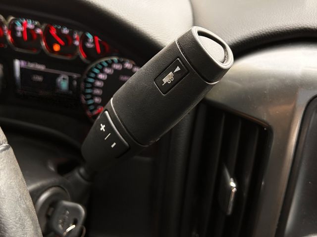 Used 2018 Summit White Chevrolet LT image 22