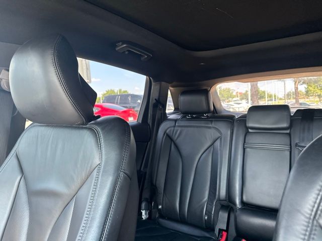 Used 2016 Luxe Metallic Lincoln Select image 4