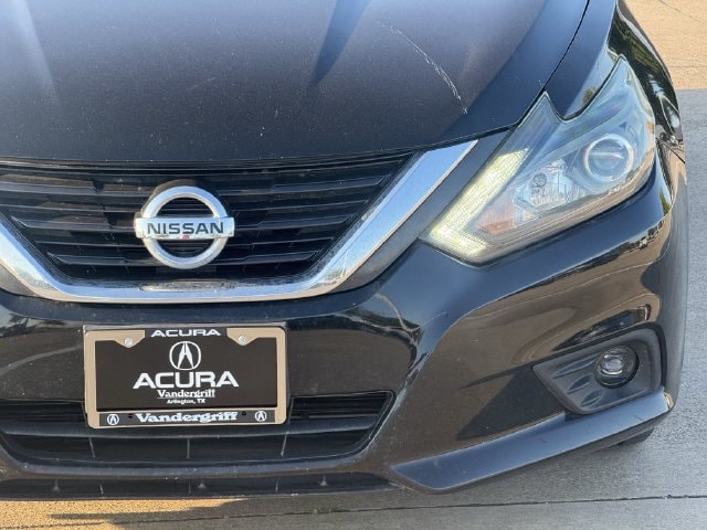 Used 2017 Super Black Nissan 2.5 SR image 8