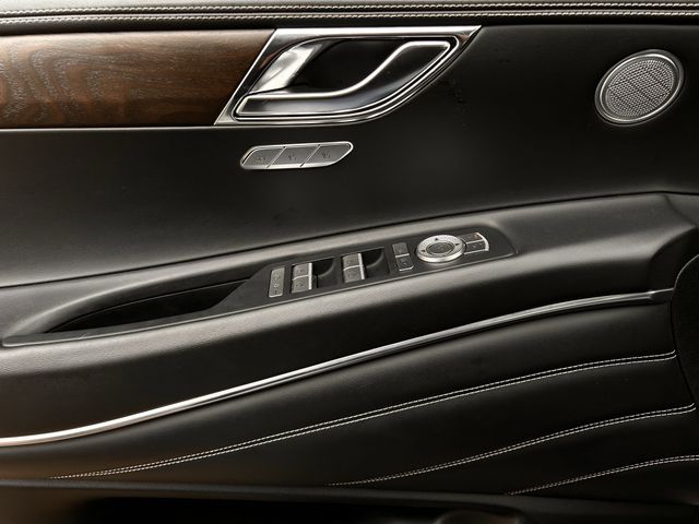 Used 2024 White Genesis 2.5T image 26