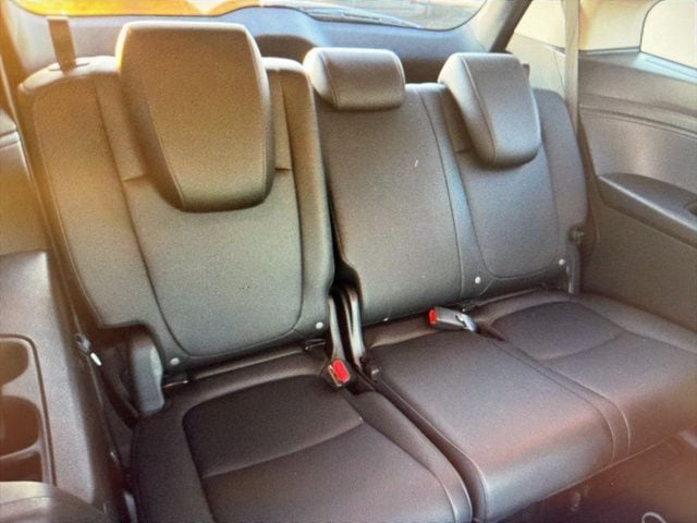 Used 2025 Modern Steel Metallic Honda EX-L image 11