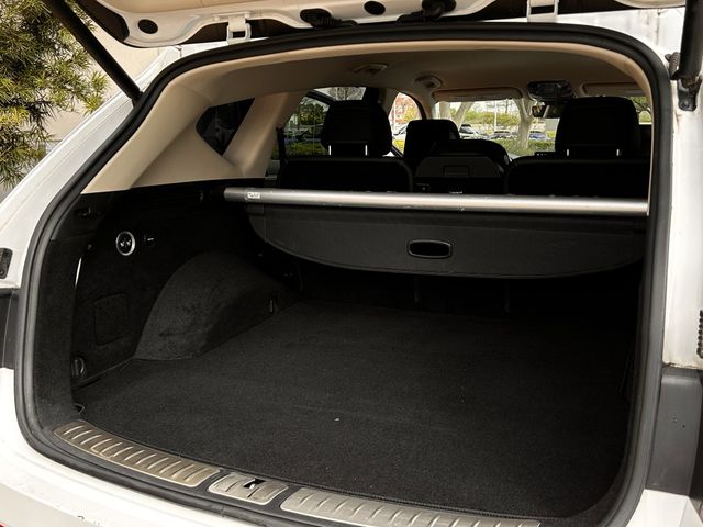 Used 2024 White Genesis 2.5T image 33