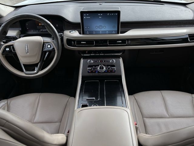 Used 2021 Pristine White Lincoln Reserve image 11