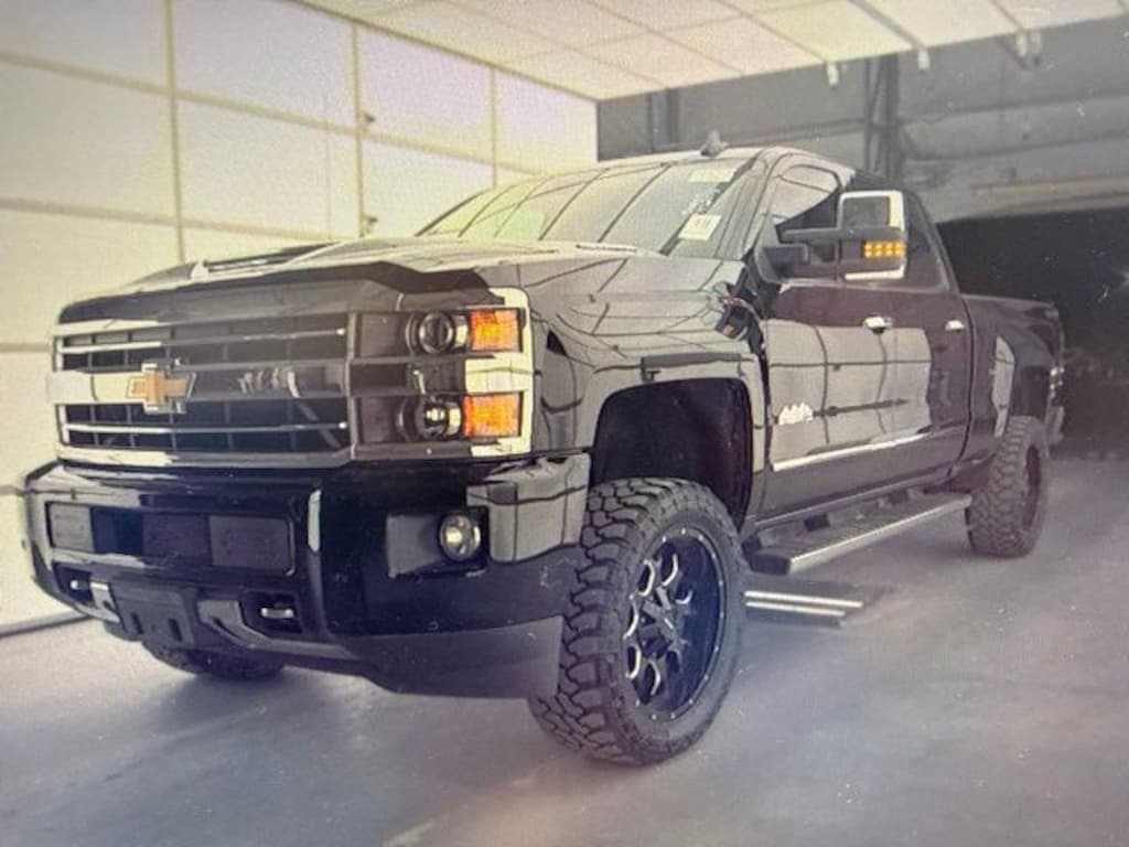 Used 2019 Chevrolet Silverado 2500HD High Country Truck Crew Cab