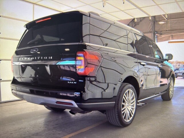 2023 Ford Expedition MAX Limited photo 4