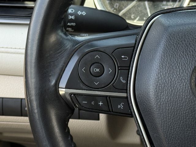 Used 2019 Wind Chill Pearl Toyota XLE image 14