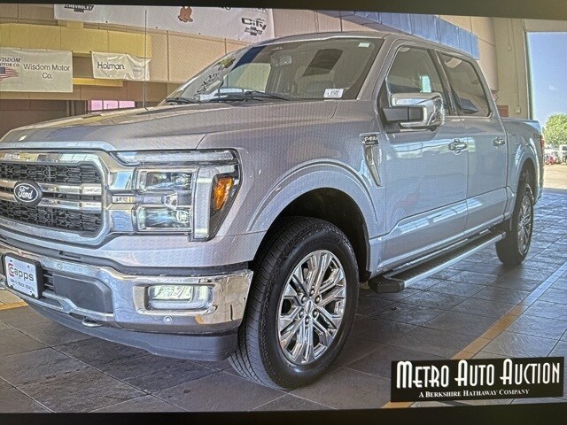 2024 Ford F-150 Lariat photo 2