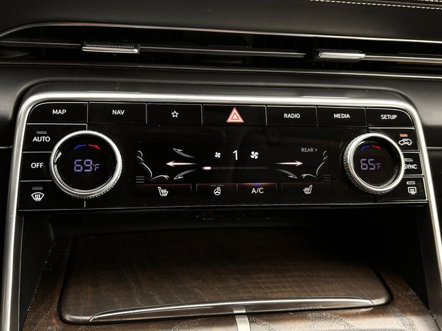 Used 2024 White Genesis 2.5T image 21