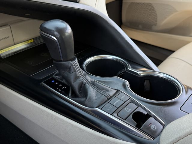 Used 2019 Wind Chill Pearl Toyota XLE image 19