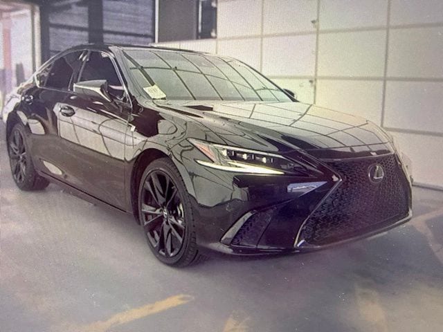 2024 Lexus ES 300h 300h F SPORT Handling's photo