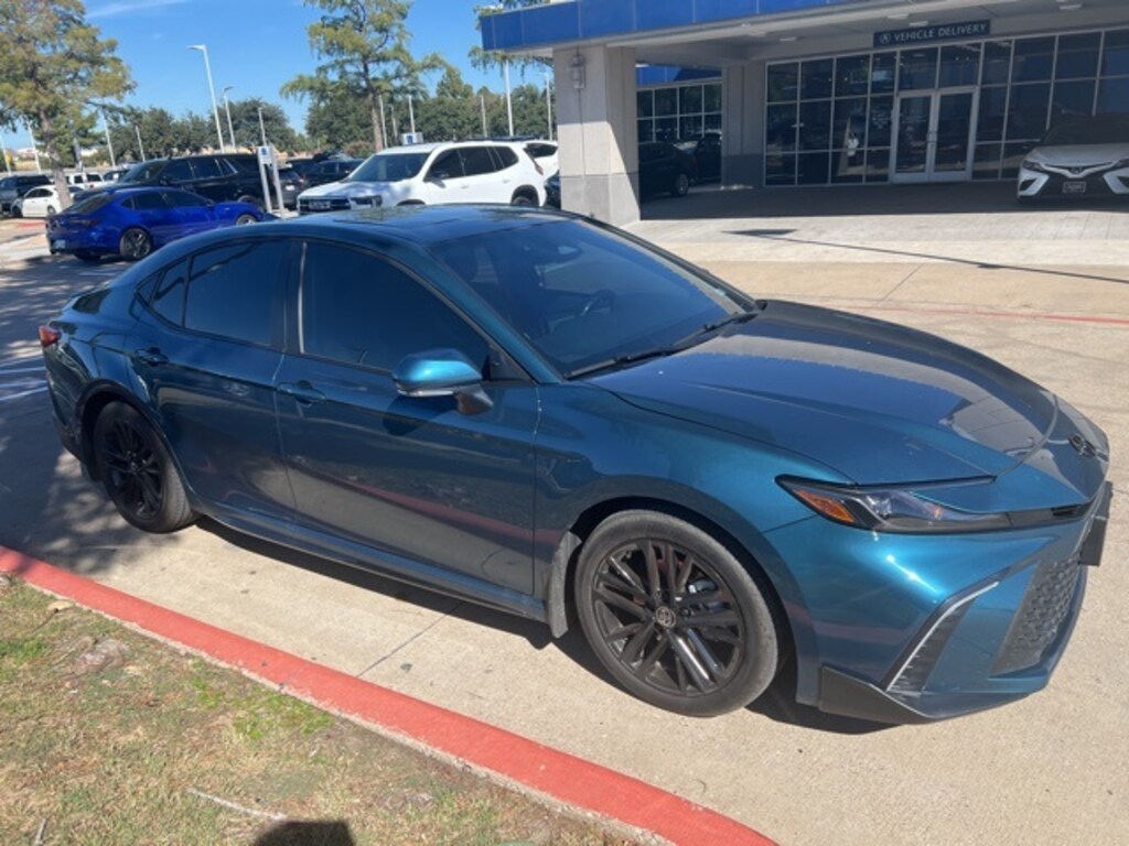 Used 2025 Toyota Camry SE Sedan