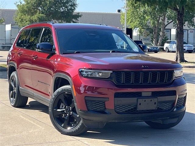 2022 Jeep Grand Cherokee Altitude photo 2