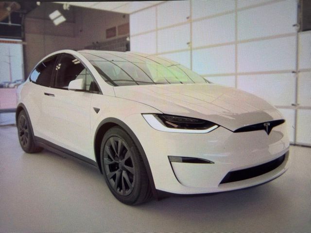2023 Tesla Model X Long Range's photo