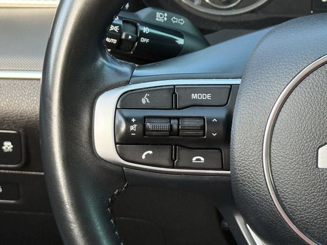 Used 2024 Wolf Gray Kia GT-Line image 13