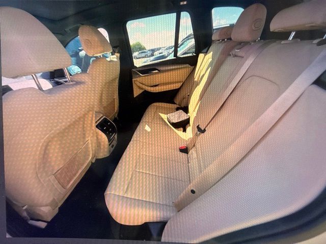 Used 2021 Alpine White BMW sDrive30i image 7