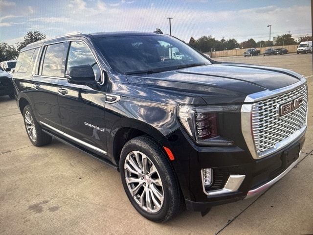2023 GMC Yukon XL Denali's photo