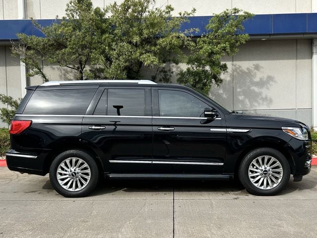 Used 2018 Burgundy Velvet Metallic Tinted Clearcoat Lincoln Premiere image 3