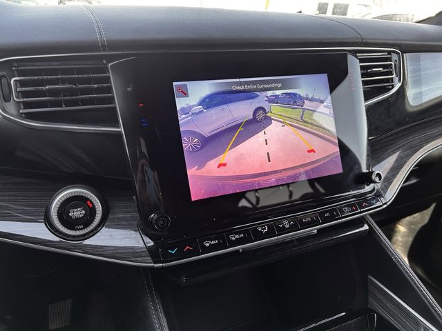 Used 2022 Diamond Black Crystal Pearlcoat Jeep Series II image 16