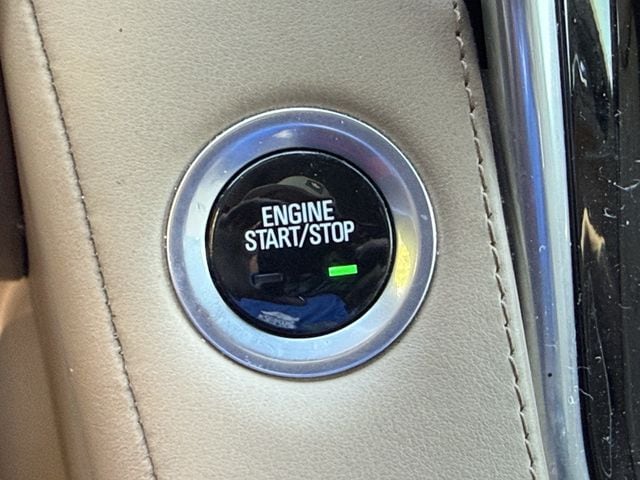 Used 2020 Crystal White Tricoat CADILLAC Platinum Edition image 19