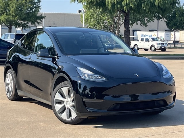Used 2022 Tesla Model Y Long Range with VIN 7SAYGAEE3NF427449 for sale in Arlington, TX