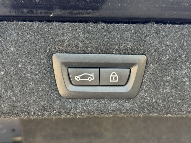 Used 2020 Carbon Black Metallic BMW M550i xDrive image 29