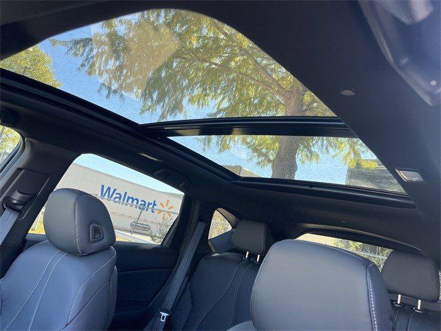 New 2026 Platinum White Pearl Acura SH-AWD image 27