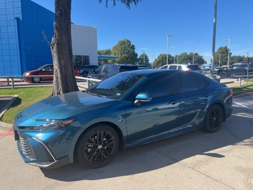 Used 2025 Toyota Camry SE Sedan