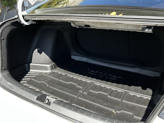 Used 2026 Platinum White Pearl Honda Base image 33