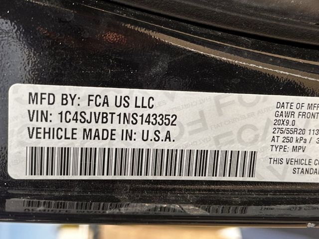 Used 2022 Diamond Black Crystal Pearlcoat Jeep Series II image 27