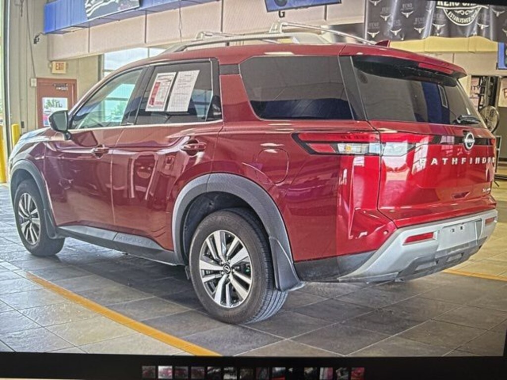 Used 2024 Nissan Pathfinder SL SUV
