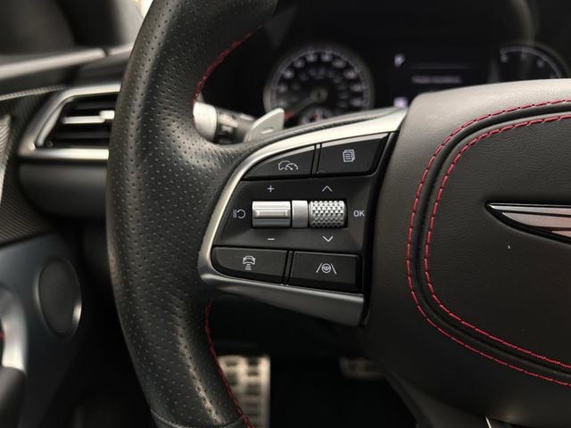 Used 2024 Bond Silver Genesis 3.3T Sport Advanced image 15