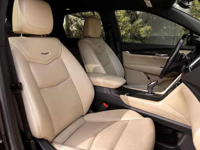 Used 2018 Dark Granite Metallic CADILLAC Base image 31