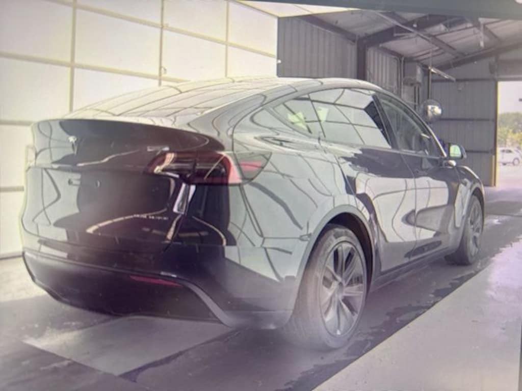 Used 2024 Tesla Model Y Long Range SUV