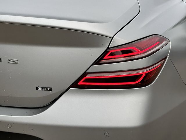 Used 2024 Bond Silver Genesis 3.3T Sport Advanced image 8