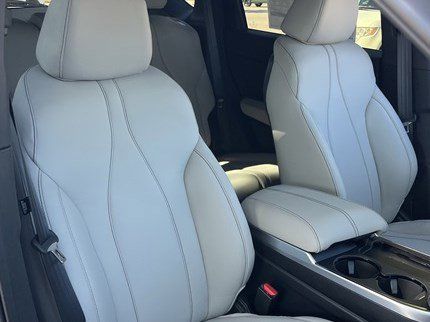 New 2026 Platinum White Pearl Acura SH-AWD image 29