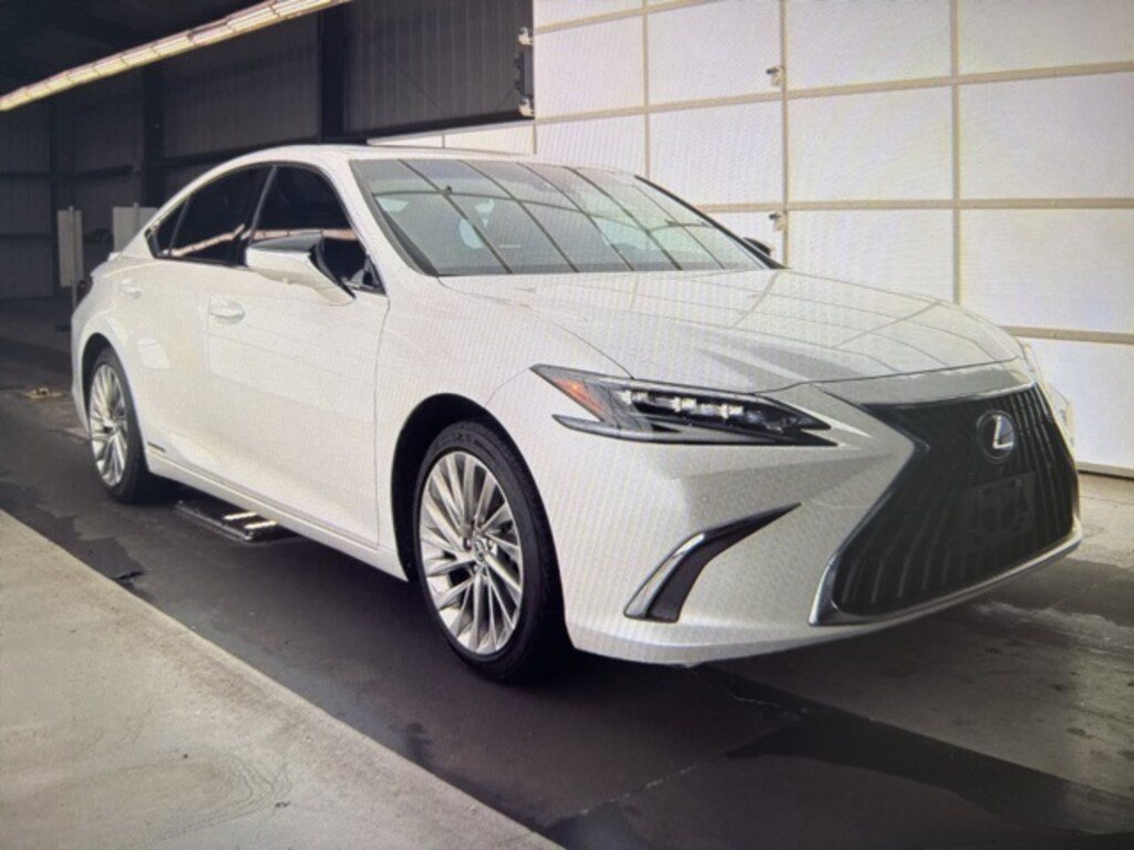 Used 2022 Lexus ES 300h Ultra Luxury Sedan