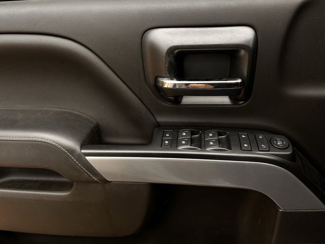 Used 2018 Summit White Chevrolet LT image 24