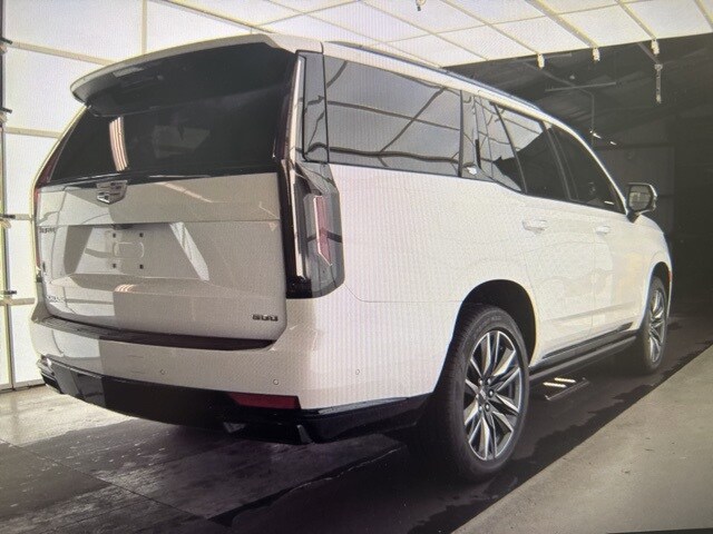 2021 Cadillac Escalade Sport Platinum photo 3