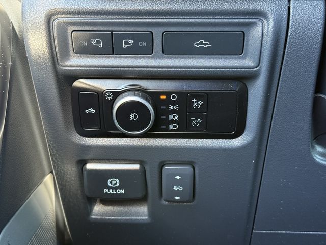 Used 2023 Oxford White Ford Platinum image 22